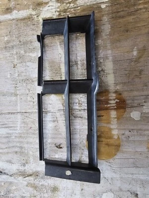 Parrilla de parachoques delantero izquierdo BMW 540i E39 00-03 OEM 51.11-8 235 673.9 Foto 1 de 3