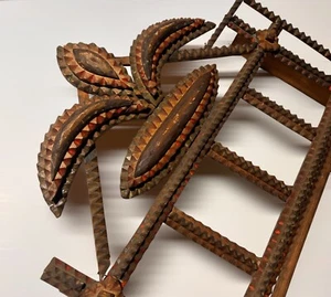 Ancien porte-serviettes cadre bois sculpté art clochard - Photo 1 sur 16