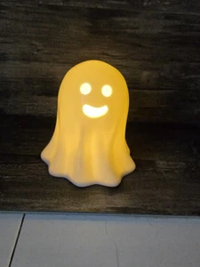 5" Halloween LED weiß Keramik lächelnder Geist Neu ohne Etikett - Bild 1 von 3
