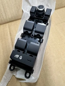 GENUINE LAND ROVER FRONT LEFT WINDOW SWITCH LR186660 LR112883 LR071113 LR085481 - Picture 1 of 3