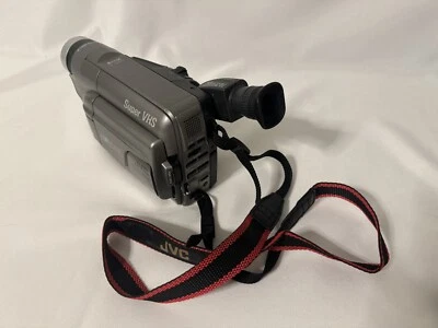 JVC GR-SXM260U Super VHS Video Camcorder PARTS ONLY AS IS with Battery - Image 1 of 4