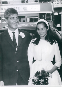 Actrice Nancy Kwan et Peter Pock à leur mariage à Londres, 1962, vintage silver 