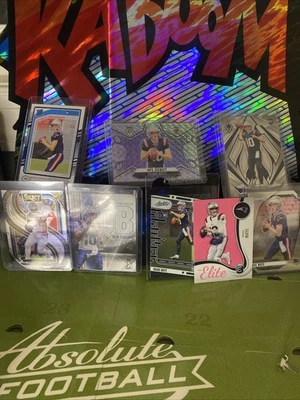 Lote de 13 tarjetas Drake Maye RC... Ideal para alguien PC o que quiera calificarlas... Foto 1 de 4