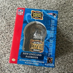 New England Patriots Super Bowl XXXVIII Champs Snow Globe Forever Collectibles - Picture 1 of 6