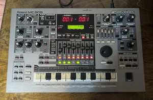 Roland MC 505 Groovebox - powers on, clean audio - needs TLC - READ DESC - Picture 1 of 5