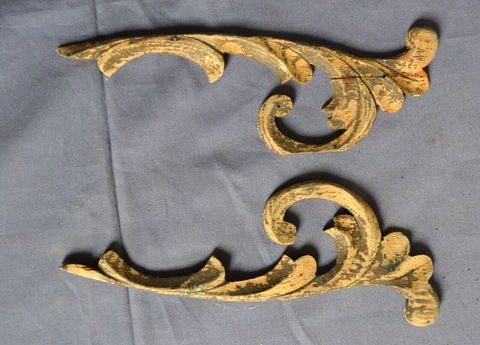 ANTIQUE OAK DRESSER APPLIED DECORATIVE WOOD CARVING FOR MIRROR & HARP C 1900 (13 Cover