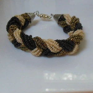 Geflochtenes Rocailles Armband mit Magnetverschluss - Bild 1 von 3