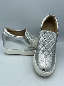 Wanted HIDDEN HEEL PLATFORM Slip-On Wedge Quilted Fashion Sneaker SILVER Used - Picture 1 of 5