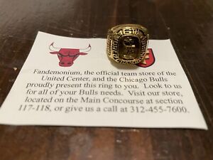 Chicago Bulls 1997-1998 replica ring - 6th championship - Michael Jordan