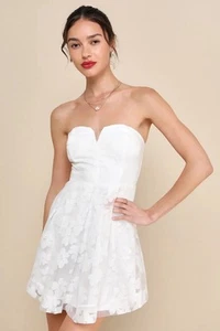 Lulus Distinctly Flirty White Floral Burnout Strapless Mini Dress Size L New - Picture 1 of 7
