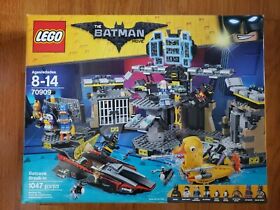 LEGO The Batman Movie 70909 Batcave Break-In  New Factory Sealed
