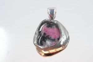 Bellissimo ciondolo di design appoggio in argento con rubino fine in fucsite 1960 circa - Foto 1 di 8