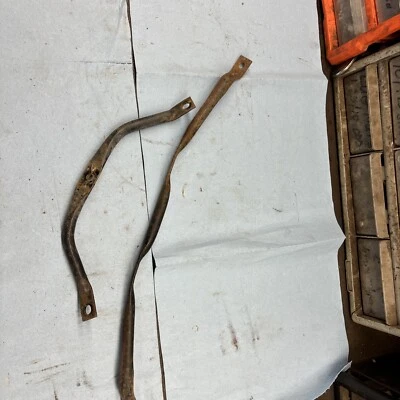 1985 1986 YAMAHA YFM80 Moto-4 Badger 80 suportes de suporte para para-lama dianteiro - Imagem 1 de 2