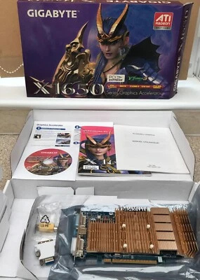 GIGABYTE RADEON X1650 GRAPHICS ACCELERATOR 256mb 128-BIT BOXED UNUSED - Image 1 of 4
