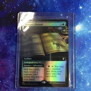 Monster Manual - 591 - Extended Art Foil - Green  (Baldur's Gate) MTG Magic - Foto 1 di 2