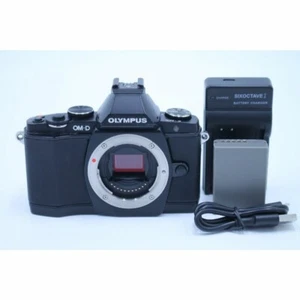 OLYMPUS OM-D E-M5 Mirrorless Camera Body Black (32,621 shutter releases!) Fedex - Picture 1 of 8