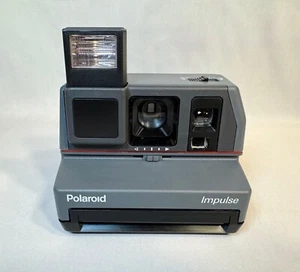 POLAROID IMPULSE 600 INSTANT CAMERA W/ BUILT IN FLASH GRAY BLACK RED VERY CLEAN - Picture 1 of 6