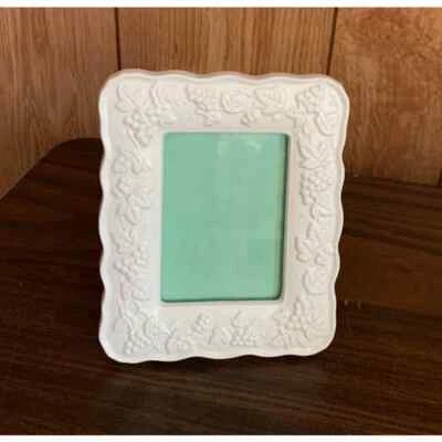 Marco Nantucket Distributions floral blanco 3,5" x 5" hojas de uva Foto 1 de 4