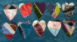 10 PRIMITIVE ANTIKE VINTAGE SCHNEIDER CRAZY QUILT FETTE HERZEN! Crafts CQ23-69 - Bild 1 von 1