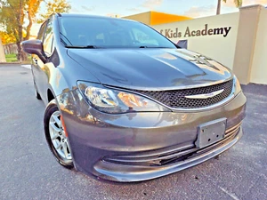 2017 Chrysler Pacifica - Picture 1 of 25