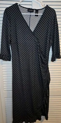 Vestido elástico envolvente sintético diseño negro azul crema manga 1/2 New York & Co XL  Foto 1 de 4