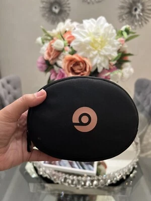 Beats by Dr Dre Headphone 6x4x2 Soft Zipper CASE Black - Image 1 of 4