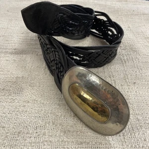 Cintura Chico's marocchina in pelle nera intrecciata ottone martellato fibbia tono argento - Foto 1 di 7