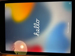 Apple iPad Air 2  Tablet 9.7" 64GB Wi-Fi Unlocked & Case - Picture 1 of 4
