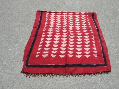 Bufanda rectangular geométrica ligera de algodón rojo beige negro borde con cuentas ¡BONITA! Foto 1 de 4
