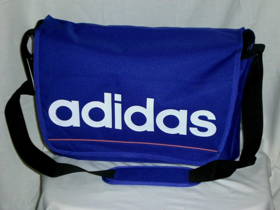 ADIDAS Umhängetasche Airliner Bag PC Schule D88459 28X45X15 Farbe Lila Neu - Bild 1 von 1