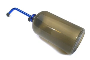 500cc getönte Tankeinfüllflasche klar mit aufgesetztem Deckel - Bild 1 von 1