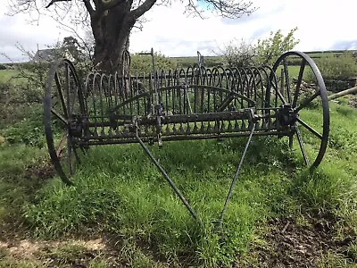 Vintage Farm Hay Rake • 450£