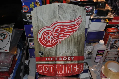 Detroit Red Wings 11x17 Licensed NHL Wood Logo Sign Cover