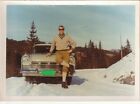 Foto Hübscher Mann mit Ford Taunus 17M 1964 Auto Oldtimer PKW CAR