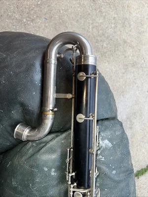 Clarinete Leblanc Vito Contra Alto con Estuche Rígido Sin Boquillas Foto 1 de 4