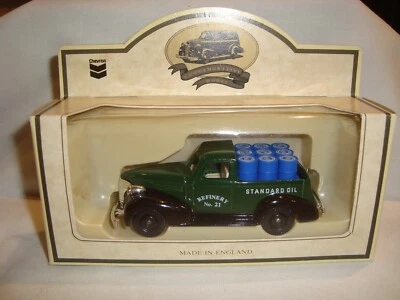 1991 Lledo Days Gone Commemorative Model 1939 Chevy Pick-up, Standard Oil, Refin - Image 1 of 4