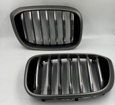 BMW X3 X4 G01 G02 Front Right and Left Grille 7464922 5A10A04 7464921 5A10A03 - Image 1 of 4