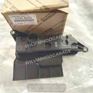 Conjunto de filtro de aceite genuino OEM AT 35330-48020 para Toyota Sienna 10-14 - Imagen 1 de 3
