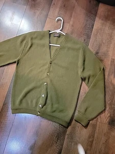 Olive Green VTG Van Heusen Cardigan Sweater Men Med Butto Dad Grandpacore Cobain - Picture 1 of 24