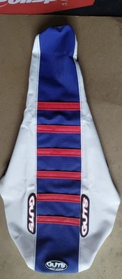 Cubierta de asiento con pinza acanalada GUTS Suzuki RMZ250 2019-2025 y 2018-2025 RMZ450 Foto 1 de 2