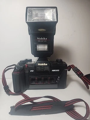 Cámara fotográfica con lente cuadrada 3D Nishika N8000 35 mm con kit de flash 3010 de doble luz Foto 1 de 4