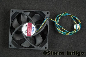 AVC DAZH0925R2U P001 92mm x 25mm DC12V 0.60A 4-Wire 4-Pin Fan - Picture 1 of 1