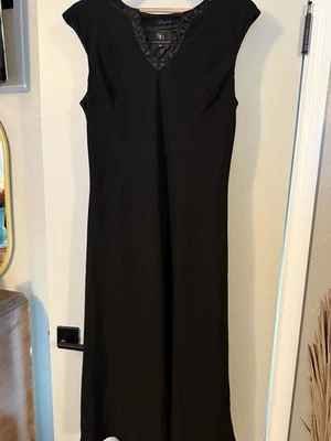 Vestido de cóctel formal Sandra Darren sin mangas negro con cuentas lentejuelas talla 16 Foto 1 de 4