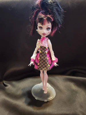 Monster High Draculaura Doll Forbitten Love School’s Out 2008 - Image 1 of 4