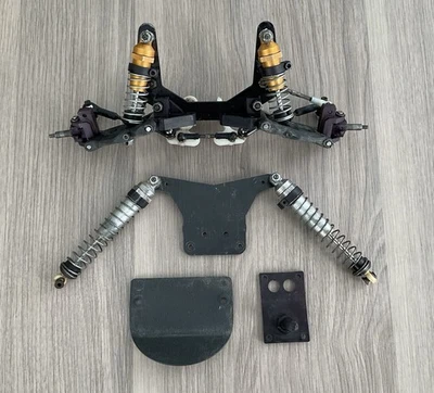 VINTAGE TEAM ASSOCIATED RC10 GOLDPAN PARTS Lot Front And Rear Shock Tower Halsey - Image 1 of 4