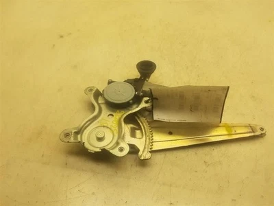 06-14 REGULADOR VENTANA TRASERA IZQUIERDA LADO CONDUCTOR TOYOTA RAV4  Foto 1 de 4