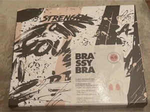 NEU! Brassy BH 2er Set Vanille Klebe BHs, A-B Soft, Wasserdicht Lift Neu im Karton - Bild 1 von 1