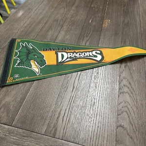 Banderín de fieltro de 29 pulgadas de béisbol de ligas menores Dayton Dragons de colección. 2002 - Imagen 1 de 7