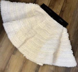 New RACHEL ZOE 52" Tree Skirt Christmas Holiday Decor Ivory Faux Fur New! - Picture 1 of 6