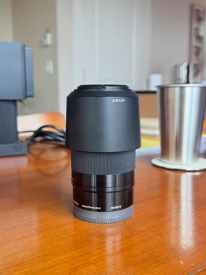 Sony E 55-210mm F4.5-6.3 OSS Telephoto Zoom - Excellent Condition - Image 1 of 3